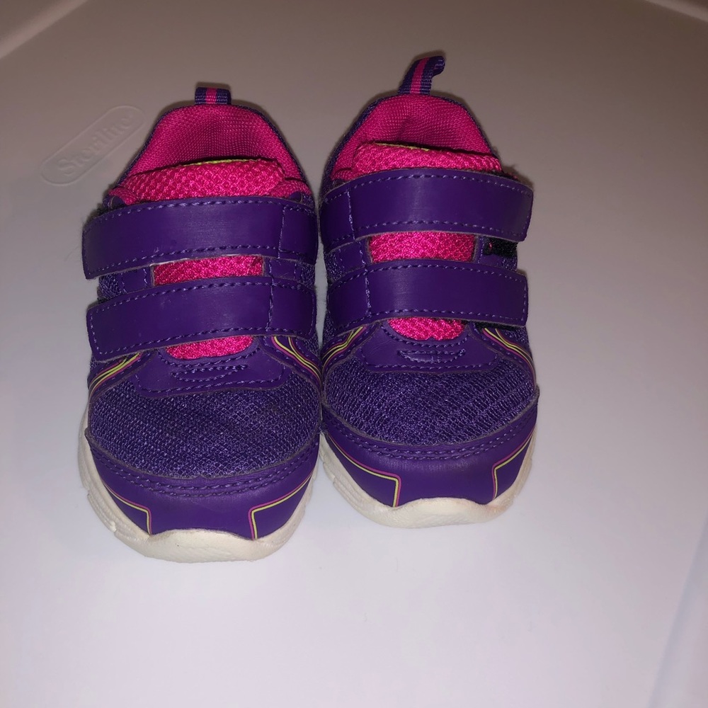 Girls toddler play shoes sz 5💛